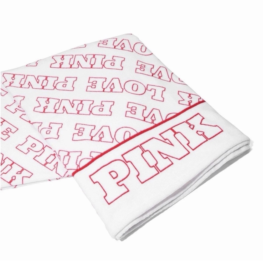 PINK Victoria's Secret Graphic Bath Towel - White and Pink